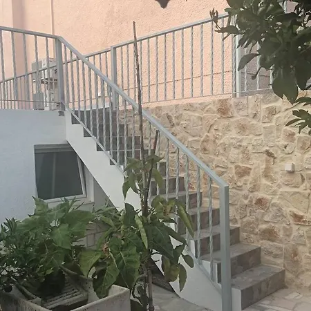 Maison Familiale Nyaraló *